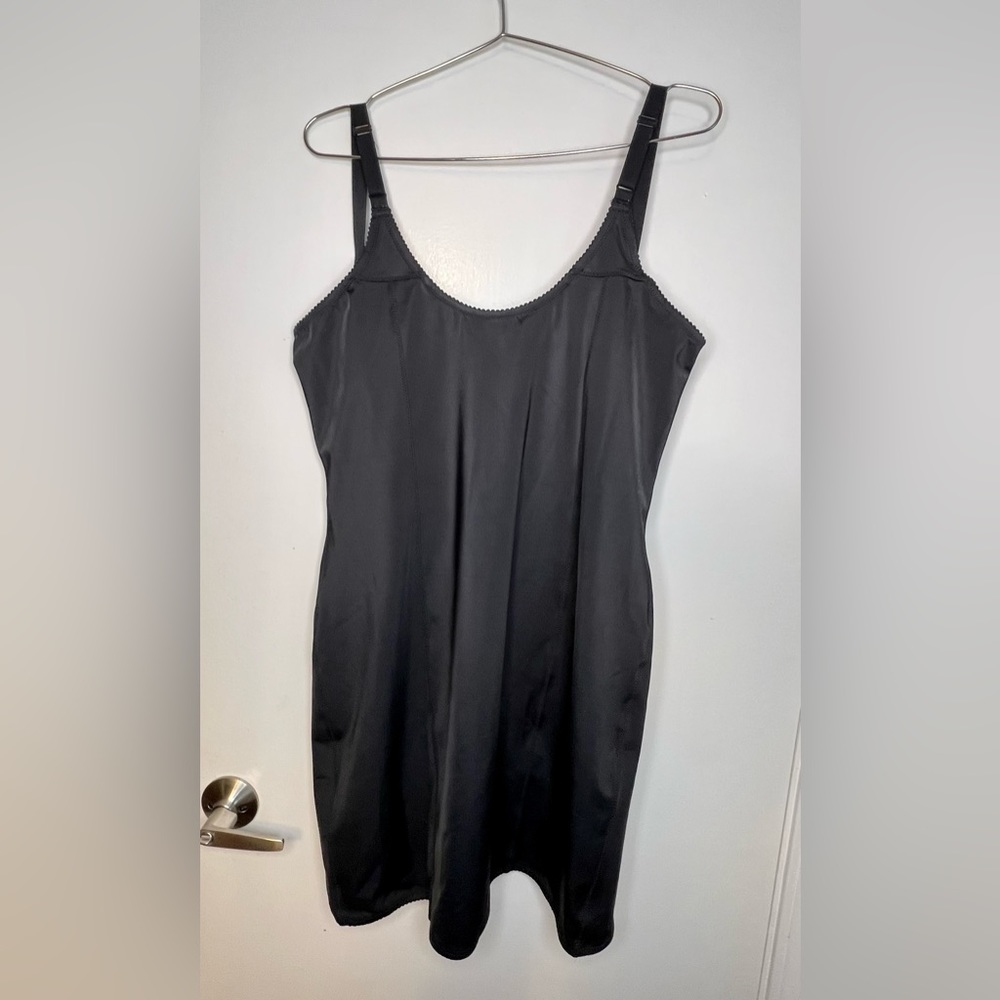 SKIMS Glam Slip Dress in Onyx - Picture 14 of 16